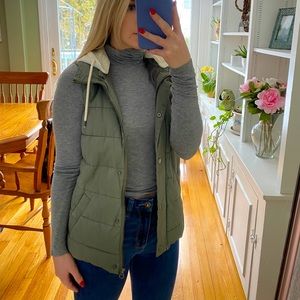 Green Adjustable Cargo Vest W/ Removable Hood